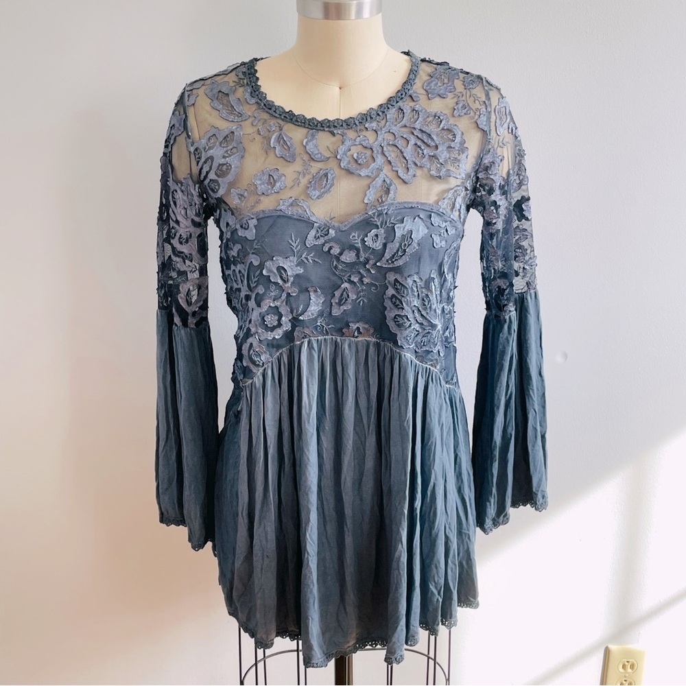 POL Lace Floral Appliqué Boho Hippie Bell Sleeve Top-Blue- Size Small